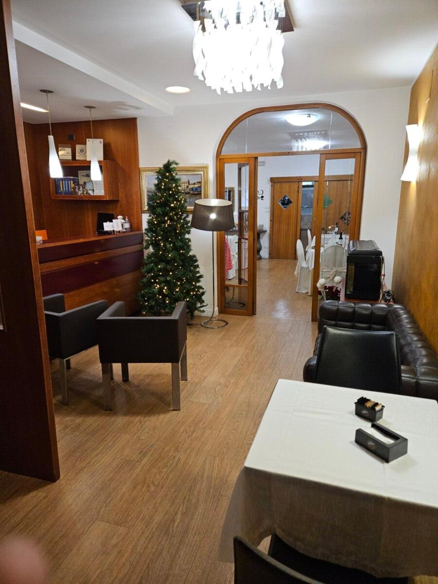 Hotel Mazzocchetti Чита' Сант'Анджело Екстериор снимка