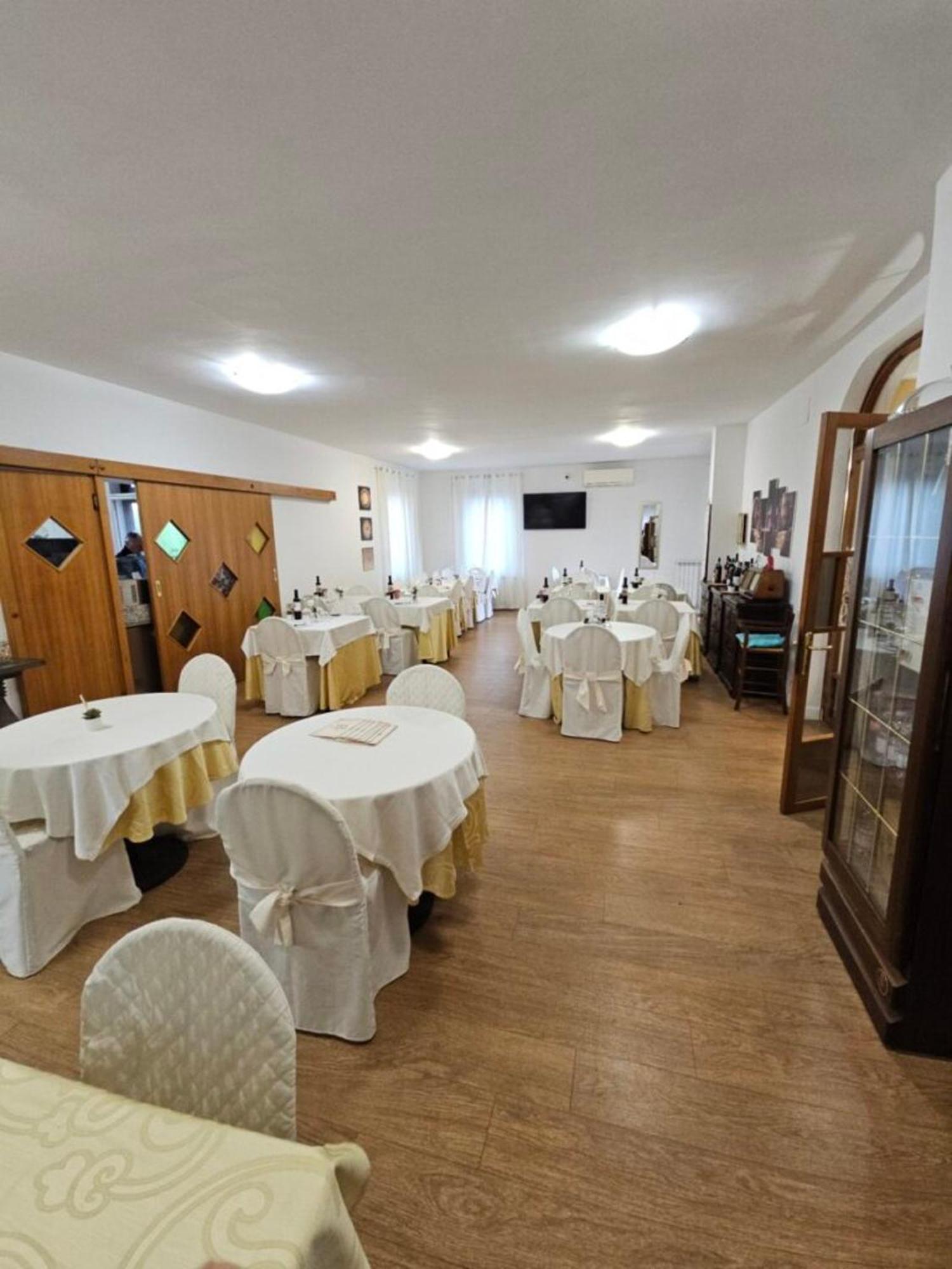 Hotel Mazzocchetti Чита' Сант'Анджело Екстериор снимка