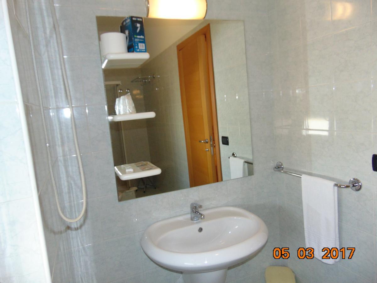Hotel Mazzocchetti Чита' Сант'Анджело Екстериор снимка