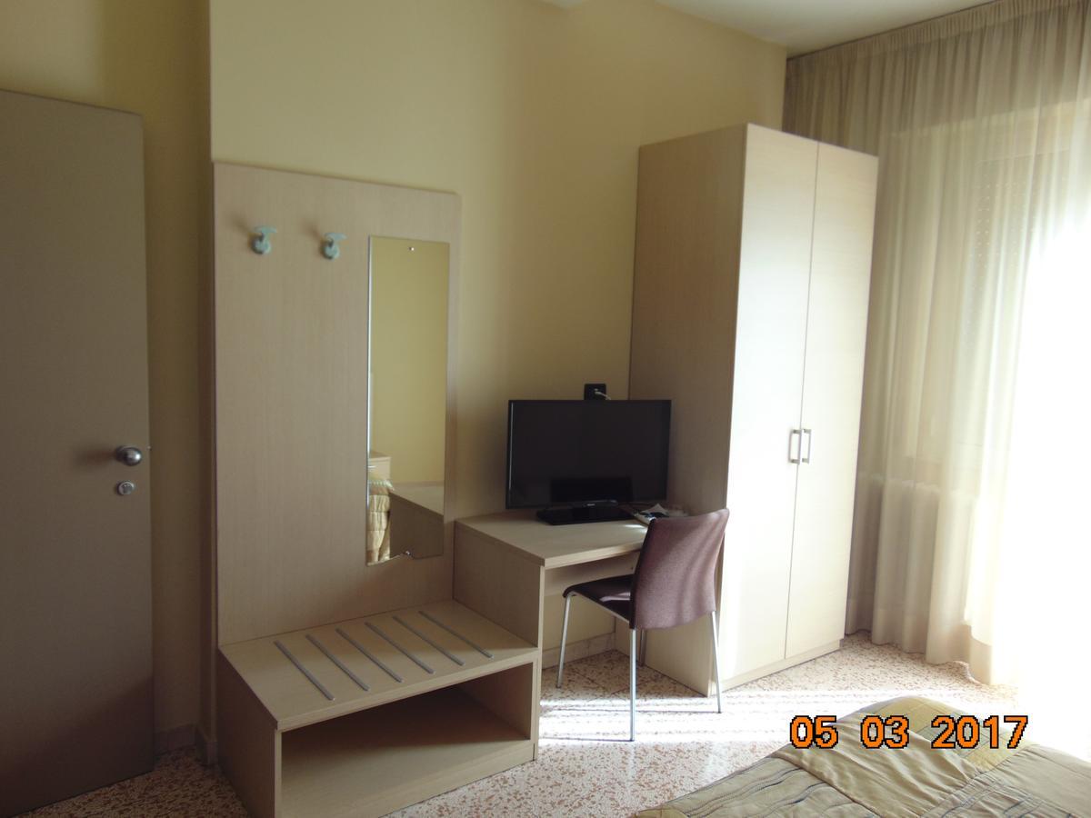 Hotel Mazzocchetti Чита' Сант'Анджело Екстериор снимка