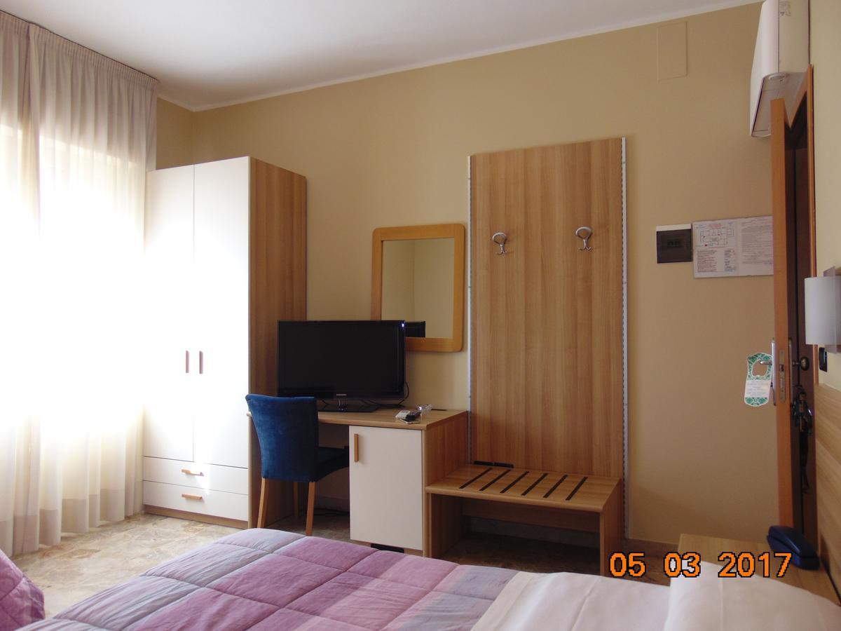 Hotel Mazzocchetti Чита' Сант'Анджело Екстериор снимка