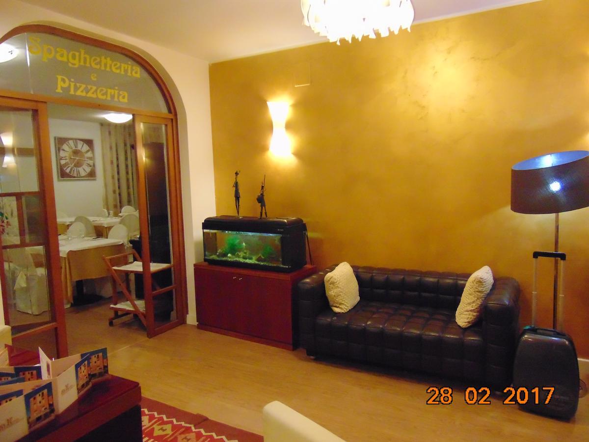 Hotel Mazzocchetti Чита' Сант'Анджело Екстериор снимка