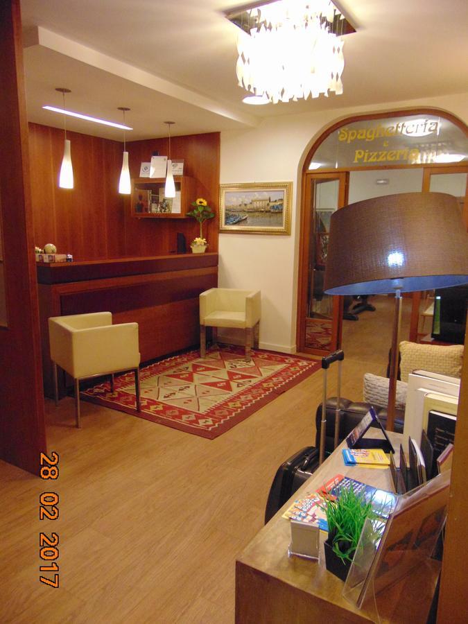 Hotel Mazzocchetti Чита' Сант'Анджело Екстериор снимка