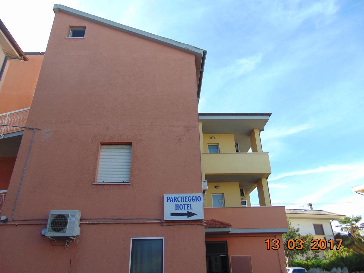 Hotel Mazzocchetti Чита' Сант'Анджело Екстериор снимка