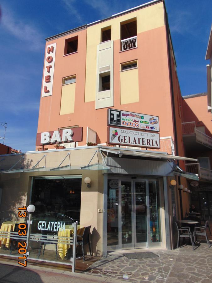 Hotel Mazzocchetti Чита' Сант'Анджело Екстериор снимка